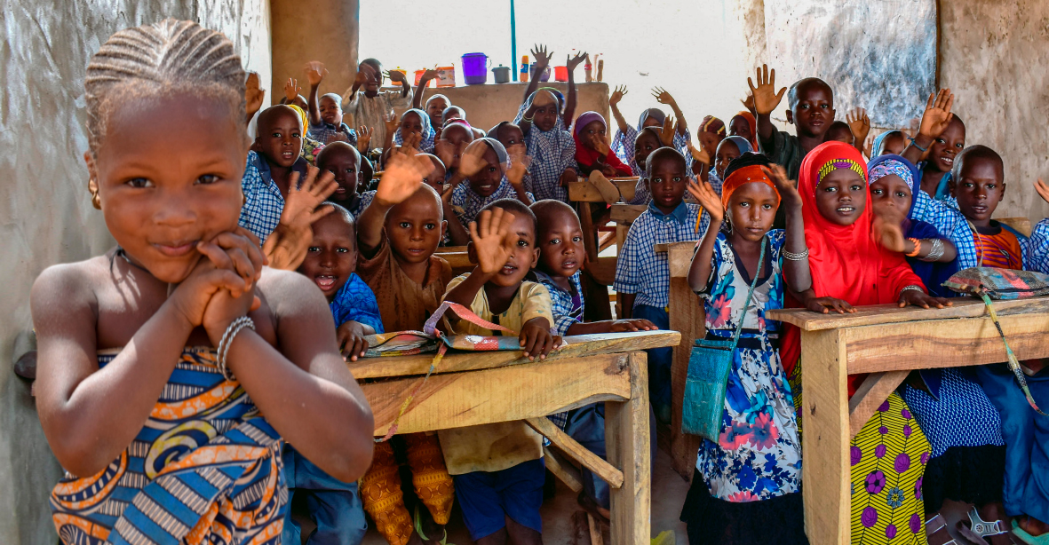 Escuelas Ayudan a Llevar Paz a África